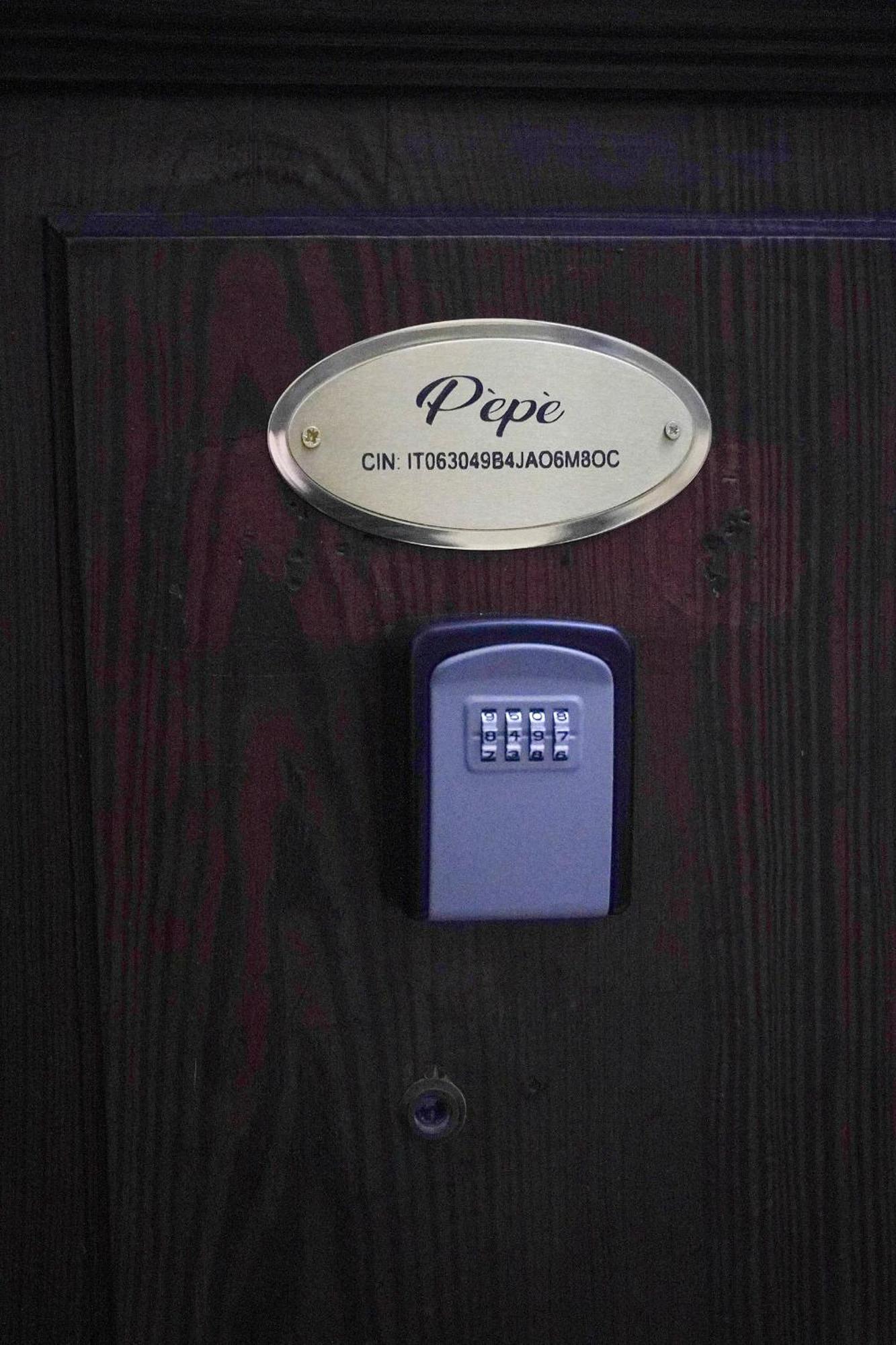 Pepe Bed & Breakfast Napoli Bagian luar foto